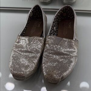 TOMS Women's Sparkling Silver Loafers Size 7.5